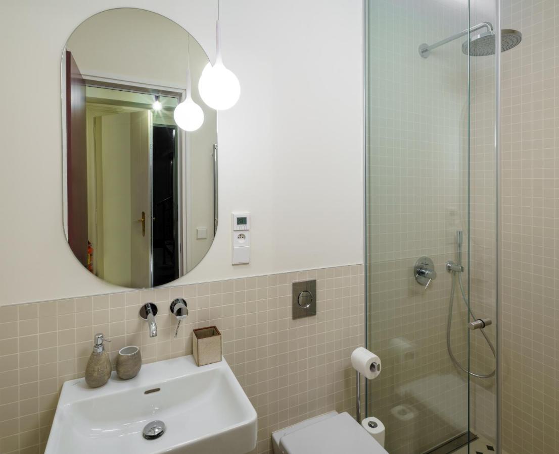 Mn6 Luxury Suites By Adrez Prag Dış mekan fotoğraf